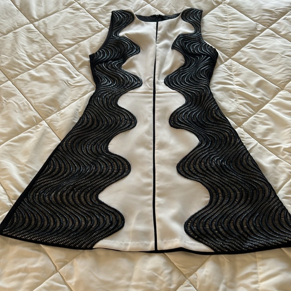 Vintage Color block Black And White 2 Tone Contrast Embroidery Accent Dress XS - Picture 14 of 15